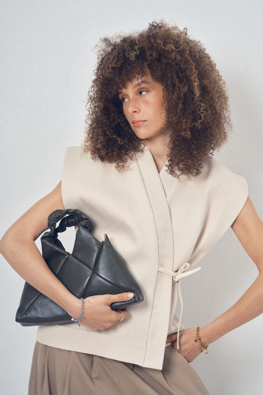 Kimono et minimalisme : construire un vestiaire avec moins, mais mieux