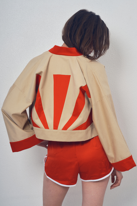 La veste kimono, la pièce qui redéfinit un vestiaire entier